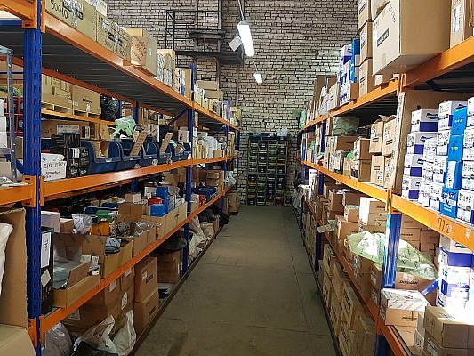 Склад запчастей 8